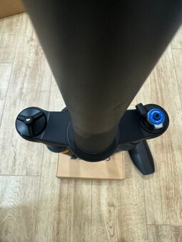 Vidlice DT Swiss F232 One 29" 100mm + páčka - Nova - 5