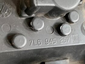 VW TOUAREG - 7L 02 -10 světlo LZ - 7L6945095K - POŠKOZENÉ - 5
