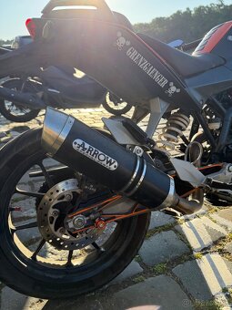 KTM Duke 125 (r. 2011) + laděný výfuk Arrow - 5