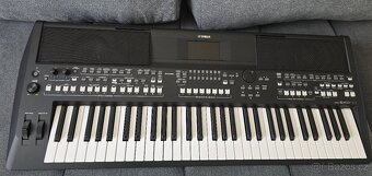 YAMAHA PSR SX 600 - 5