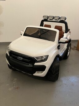 Dětské elektrické autíčko Ford Ranger Wildtrak 4x4 LCD - 5
