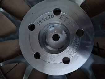 20AC - R20 5x114,3 alu ASTON MARTIN dvourozmer lestene inox - 5
