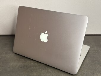 MacBook Pro 13'' 2015 i5 / 8GB / 256GB SSD - DPH - 5