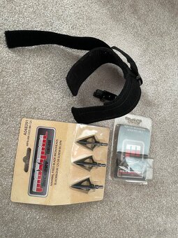 Lovecký luk Bowtech Carbon Zion - 5