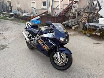 Honda cbr900rr - 5