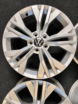 5x112 R17 VW Passat B8 Alltrack - TOP STAV - 5