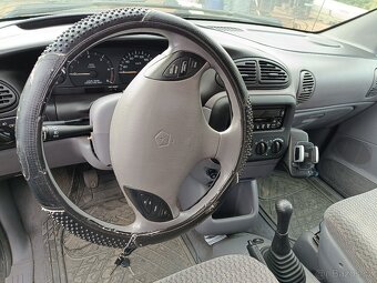 Chrysler grand Voyager r.00 2.5 - 5