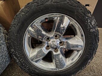 Kola Dodge RAM 1500DS - 5