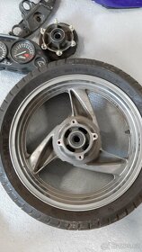 Kawasaki  díly.. - 5