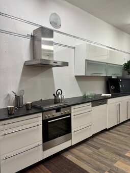 Světlá designová kuchyně SIMBA - 5