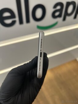 Apple iPhone 11 64GB Silver - 5