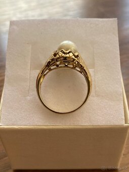 Zlatý dámský prsten s perlou - 5
