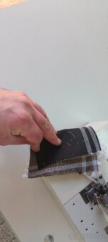 Průmyslový coverlock Siruba F007e - 5