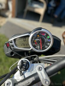 Triumph Speed triple - 5