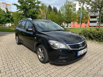 Prodám:Kia Cee'd 1.4 R.V 2011 Facelift kombi 107TKM najeto - 5