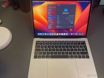 MacBook Pro 13.3" (2017) – 2,3 GHz i5, 8GB RAM, 250GB SSD - 5