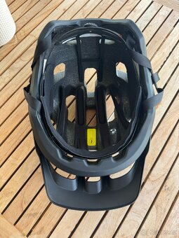 Helma POC AXION Race Mips_CENA PEVNA - 5