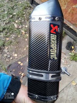 prodám výfuk akrapovič - 5