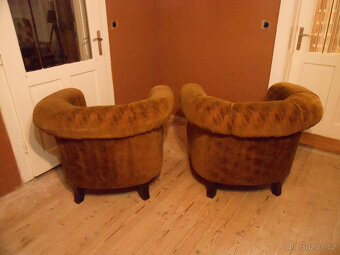 Prodám staré klubové křesla - 5