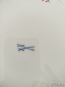 Porcelánový talíř „baroko růže“ – zkřížené meče, 1970–80 - 5