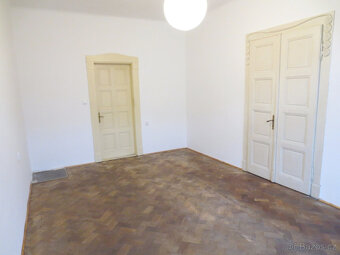 Prostorný byt 2+1 na Klatovské třídě - 5