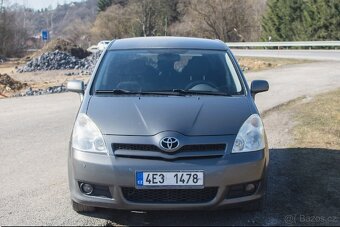 Toyota corrola verso - 5