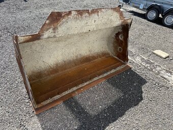 Prodám Caterpillar 906 - 5