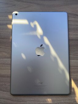 iPad 9 generace, 64GB - 5