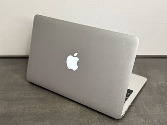 Macbook Air 11" 2010 / C2D / 2GB / 64GB / DPH - 5