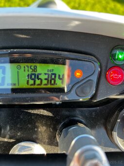Husqvarna 701 supermoto - 5