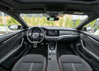 Octavia, Octavia Combi RS iV plug-in hybrid (2021) - 5