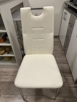 Jídelní stůl se židlemi - 5