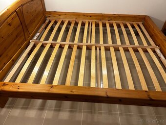 Masivní borovicová manželská postel + matrace zdarma - 5