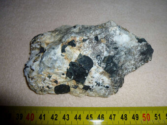 Kámen, minerál, nerost - hastingsit - 5