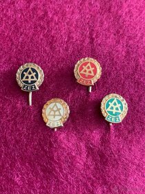 Staré odznaky 2 - 5