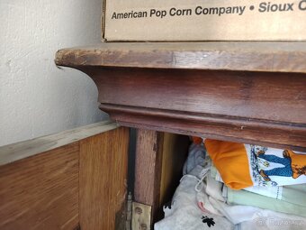 Starožitná šatní skříň - 5