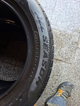 2x celoroční pneu 215/55 R17 - 5