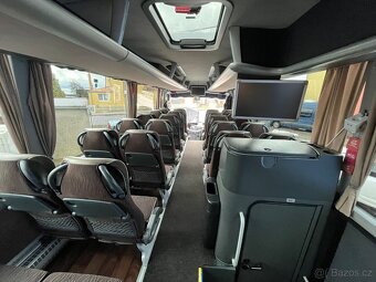 Man lion’s coach E6 - 5