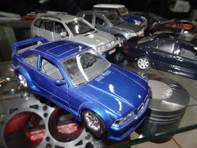 modely aut, jeřábu, WRC - 5