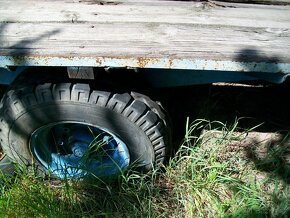 PRODÁM jednoosý plošinový robust. přívěs ( vlečku ) : - 5