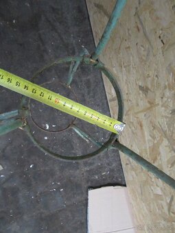 Nabízím starožitny stojan na lavor z 19 stol. Materiál želez - 5