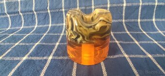 Yaqi stojánek na holící strojek z pryskyřice - 5