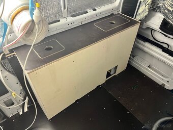 Stavba obytné dodávky - 5