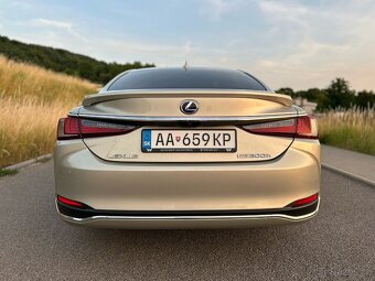 LEXUS ES300h - 5