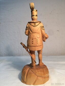 Vyřezávaná soška zlacená horník - uniforma hornický znak - 5