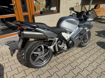 Honda VFR 800 - 5