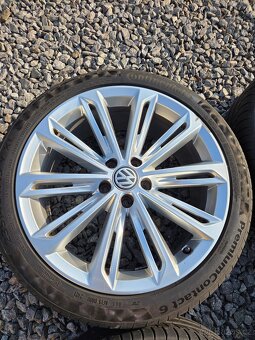 Alu kola Volkswagen 5x112 R19 8J ET44 pneu 235/40 - 5