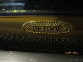 Koncertní pianino značky PETROF - 5