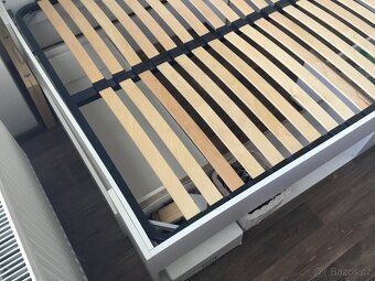 Postel (200x140) a komoda (70x40) - 5