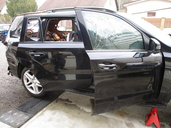 Mercedes-Benz GL500 166 4.7V8 AMG - náhradní díly - 5